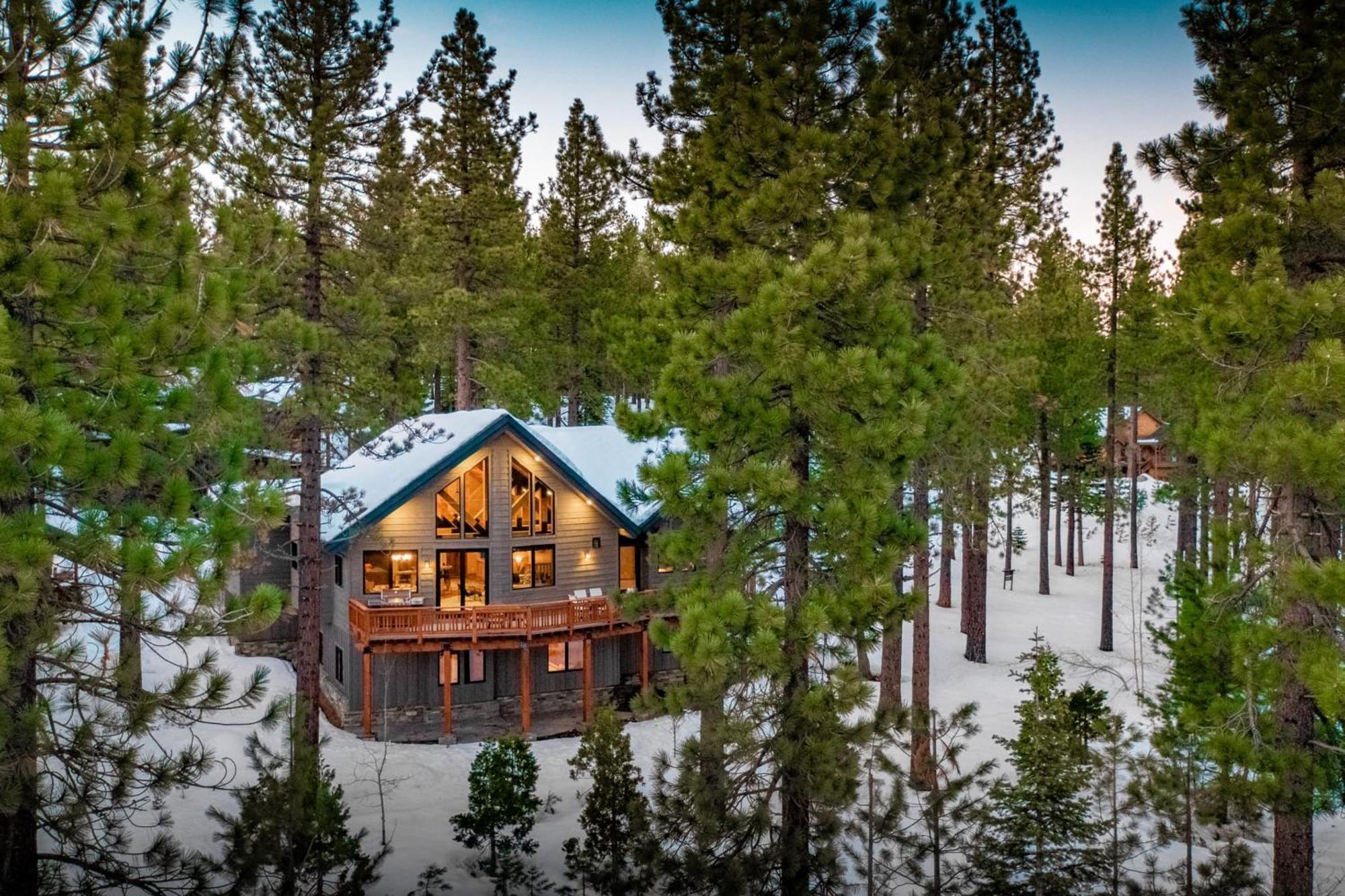 Coyote Moon By Avantstay Cabin Wsauna Mins From Dt Truckee Northstar Kültér fotó